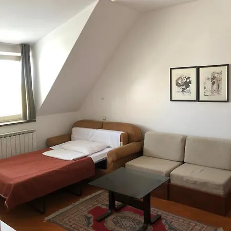 Stan U Samom Centru Obrenovca, Na Trgu 2 * Obrenovac (Belgrade)