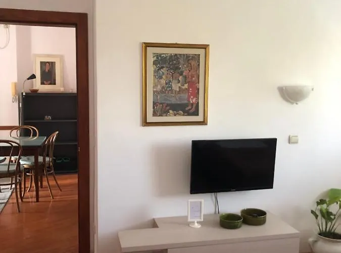 Stan U Samom Centru Obrenovca, Na Trgu 2 *